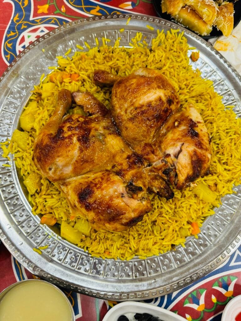 Mandi de pollo. Foto de Mariam Khalifa Bris