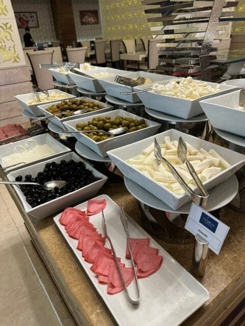 Desayuno en un Hotel de Irak. Foto de Mariam Khalifa Bris.