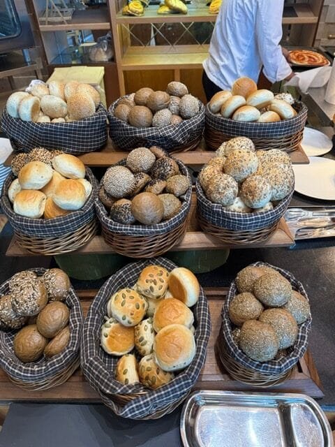 Desayuno en Hotel en Irak. Foto de Mariam Khalifa Bris.