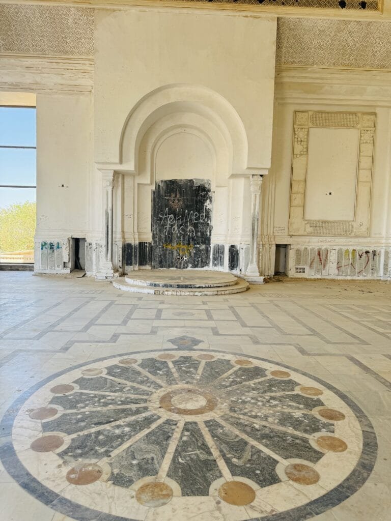 Palacio de Sadam Husein en Babylonia. Foto de Mariam Khalifa Bris